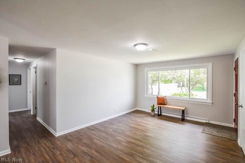 146 Mount Marie Ave NW, Canton, OH 44708 photo 4
