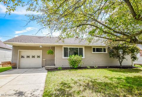 146 Mount Marie Ave NW, Canton, OH 44708 photo 1