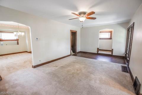 207 Montrose Ave NW, Canton, OH 44708 photo 4