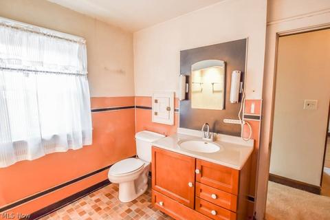 207 Montrose Ave NW, Canton, OH 44708 photo 23