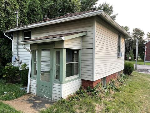 103 W Plain St, Minerva, OH 44657 photo 2