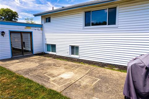 2144 E 39th St, Lorain, OH 44055 photo 4