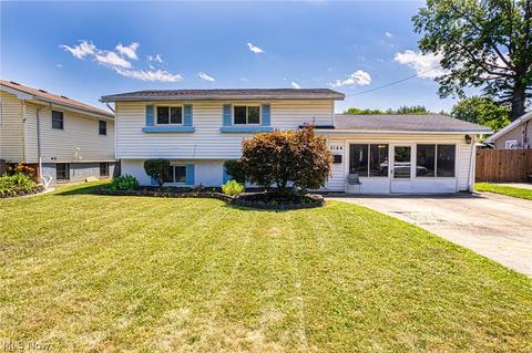 2144 E 39th St, Lorain, OH 44055 photo 1