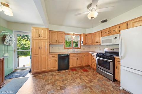 635 Holden Dr, Ashtabula, OH 44004 photo 7