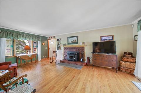 635 Holden Dr, Ashtabula, OH 44004 photo 4