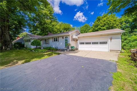 635 Holden Dr, Ashtabula, OH 44004 photo 2