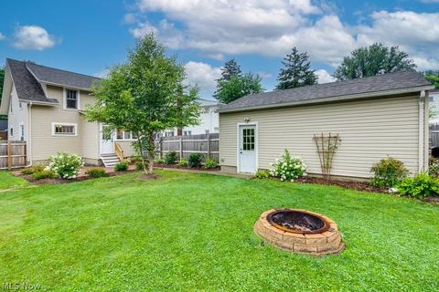 285 N Pardee St, Wadsworth, OH 44281 photo 3