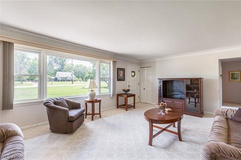 1089 Hillside Rd, Seven Hills, OH 44131 photo 5