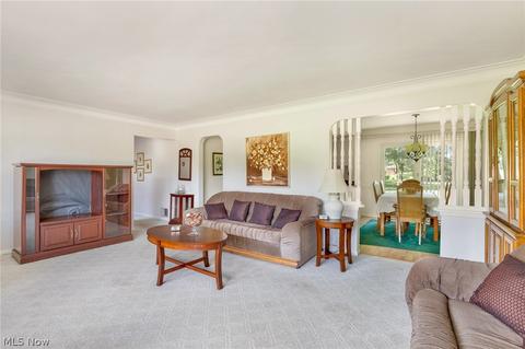 1089 Hillside Rd, Seven Hills, OH 44131 photo 4