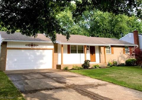 614 Meadowridge Ave NW, Canton, OH 44708 photo 2