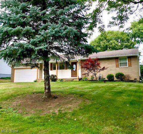 614 Meadowridge Ave NW, Canton, OH 44708 photo 1