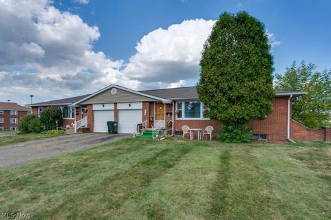 1452 Viola Pkwy NW, Canton, OH 44708 photo 1