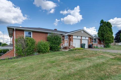 1452 Viola Pkwy NW, Canton, OH 44708 photo 2