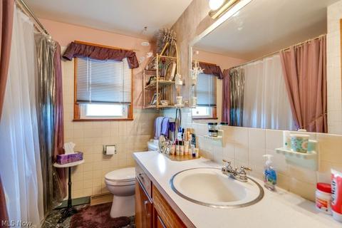 1452 Viola Pkwy NW, Canton, OH 44708 photo 16