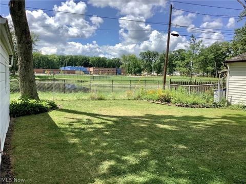 455 Cambridge Ave, Elyria, OH 44035 photo 5