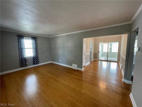 455 Cambridge Ave, Elyria, OH 44035 photo 8