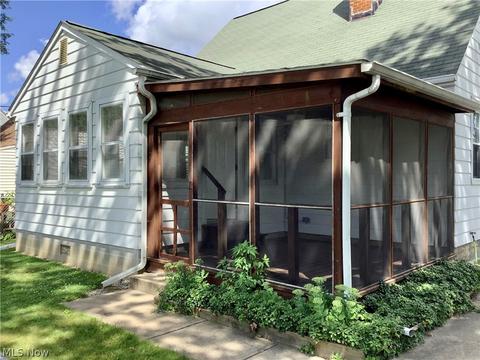 455 Cambridge Ave, Elyria, OH 44035 photo 3
