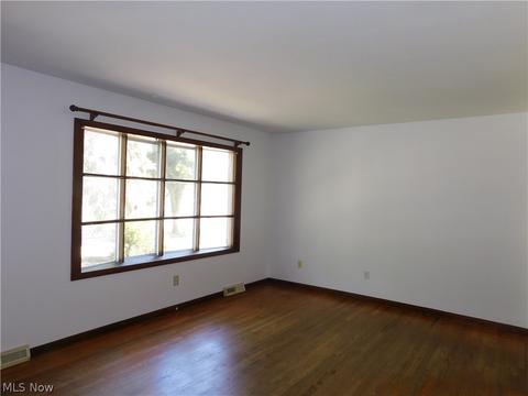 925 Wilder Ave, Elyria, OH 44035 photo 4