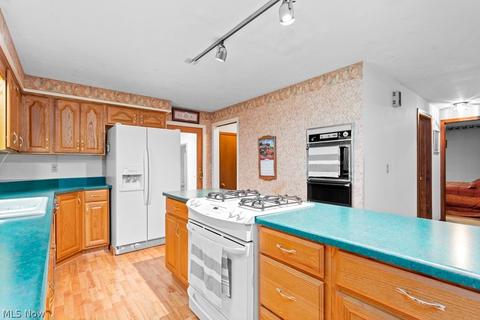 42221 Oberlin Elyria Rd, Elyria, OH 44035 photo 3