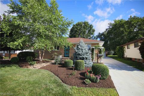 11180 Kader Dr, Parma, OH 44130 photo 2