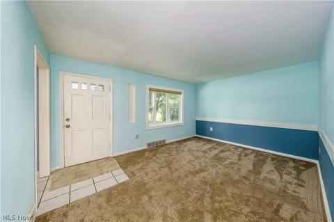 557 Hilliard Rd, Elyria, OH 44035 photo 6