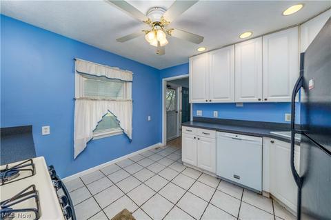557 Hilliard Rd, Elyria, OH 44035 photo 10