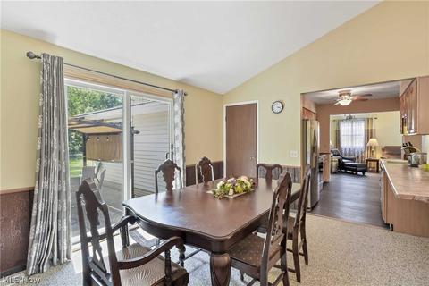 7744 E Linden Ln, Parma, OH 44130 photo 10
