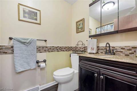 7744 E Linden Ln, Parma, OH 44130 photo 14