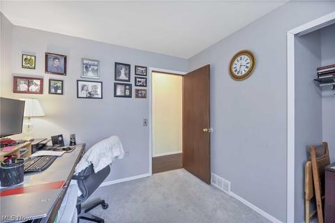 7744 E Linden Ln, Parma, OH 44130 photo 13
