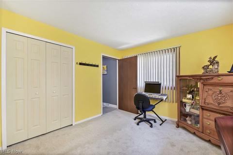 7744 E Linden Ln, Parma, OH 44130 photo 18