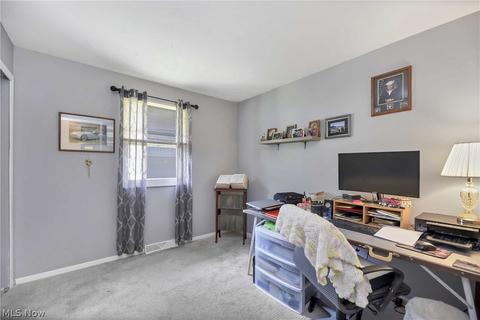 7744 E Linden Ln, Parma, OH 44130 photo 12