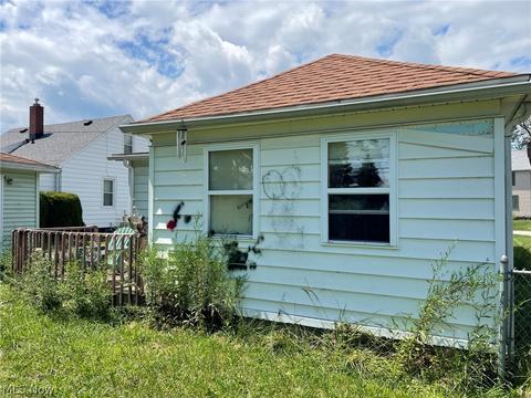 3204 Wilson Ave, Ashtabula, OH 44004 photo 3