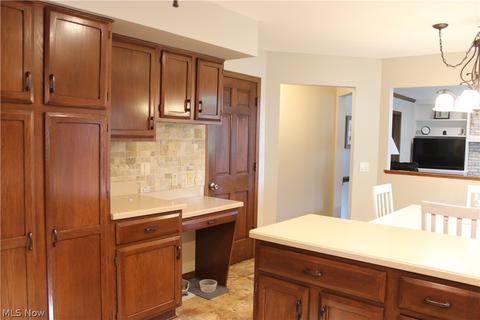 3463 Briton Cir NW, Canton, OH 44708 photo 12
