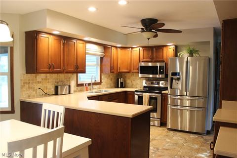 3463 Briton Cir NW, Canton, OH 44708 photo 8