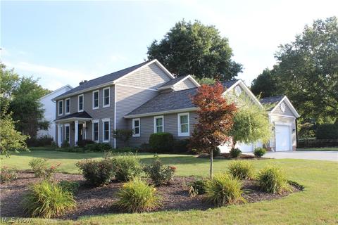 3463 Briton Cir NW, Canton, OH 44708 photo 1