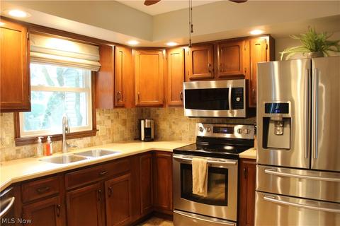 3463 Briton Cir NW, Canton, OH 44708 photo 10