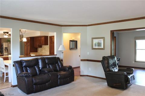3463 Briton Cir NW, Canton, OH 44708 photo 4