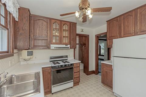 8488 Forestview Ave, Mentor, OH 44060 photo 15