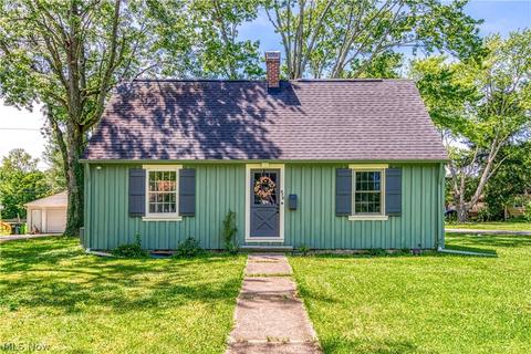 675 Wesley Dr, Berea, OH 44017 photo 2