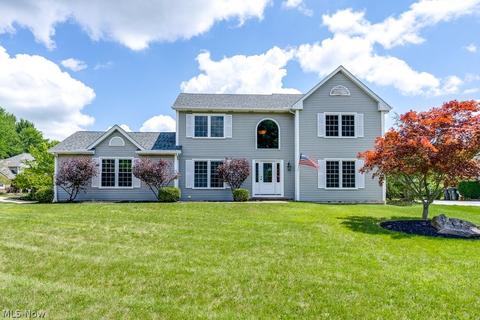 686 Nancy Dr, Aurora, OH 44202 photo 1