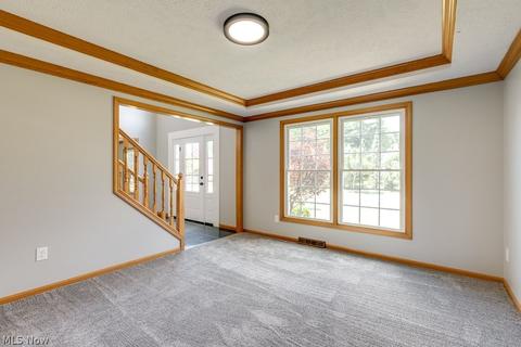 686 Nancy Dr, Aurora, OH 44202 photo 8