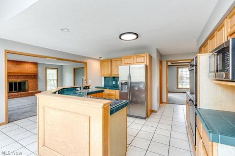 686 Nancy Dr, Aurora, OH 44202 photo 17