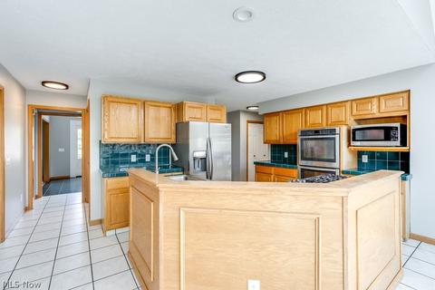 686 Nancy Dr, Aurora, OH 44202 photo 16