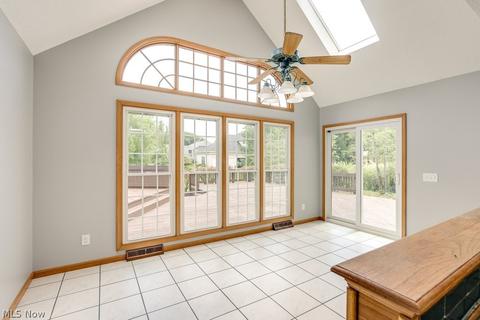 686 Nancy Dr, Aurora, OH 44202 photo 18