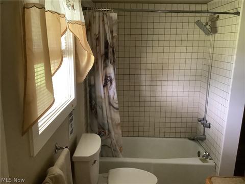9048 N Main St, Windham, OH 44288 photo 17