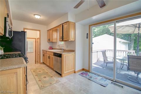 433 Windsor Dr, Elyria, OH 44035 photo 8