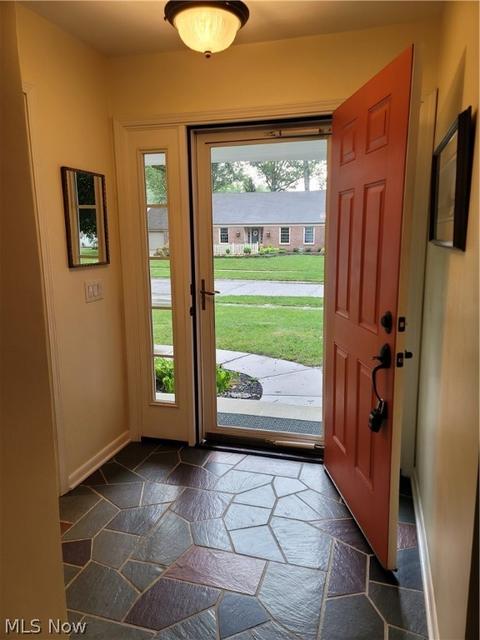 340 Vassar Ave, Elyria, OH 44035 photo 2