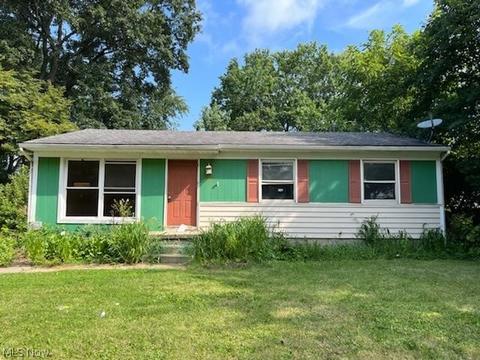 1433 Gurley Ave, Akron, OH 44310 photo 1