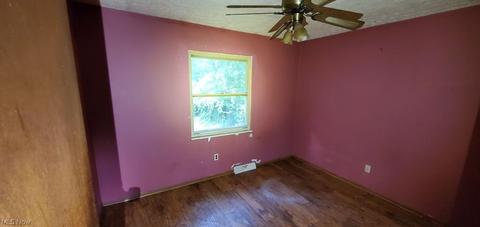 1433 Gurley Ave, Akron, OH 44310 photo 9