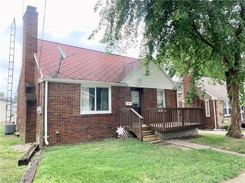 706 9th St NE, Massillon, OH 44646 photo 2